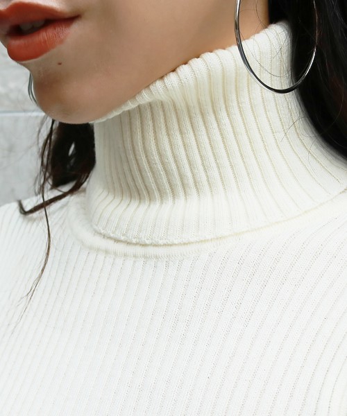 TODAYFUL(トゥデイフル)の「メリノウールタートルニット(ニット/セーター・レディース・オフホワイト/ブラック/ベージュ/レッド・FREE)」の8枚目の写真
