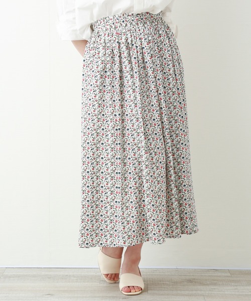 CHARM BERRY TIC(チャームベリーチック)の「リバティシフォンジョーゼットフレアスカート(スカート・レディース・オフホワイト/ブラック/ネイビー・M/L/LL)」の2枚目の写真