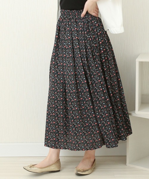 CHARM BERRY TIC(チャームベリーチック)の「リバティシフォンジョーゼットフレアスカート(スカート・レディース・オフホワイト/ブラック/ネイビー・M/L/LL)」の1枚目の写真