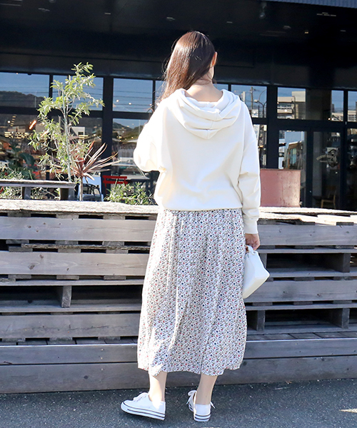 CHARM BERRY TIC(チャームベリーチック)の「リバティシフォンジョーゼットフレアスカート(スカート・レディース・オフホワイト/ブラック/ネイビー・M/L/LL)」の21枚目の写真