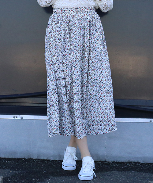 CHARM BERRY TIC(チャームベリーチック)の「リバティシフォンジョーゼットフレアスカート(スカート・レディース・オフホワイト/ブラック/ネイビー・M/L/LL)」の11枚目の写真