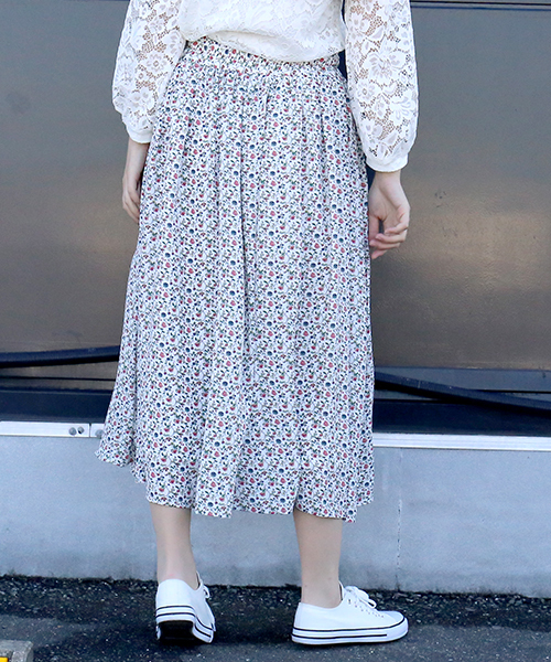 CHARM BERRY TIC(チャームベリーチック)の「リバティシフォンジョーゼットフレアスカート(スカート・レディース・オフホワイト/ブラック/ネイビー・M/L/LL)」の9枚目の写真