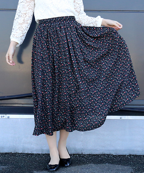 CHARM BERRY TIC(チャームベリーチック)の「リバティシフォンジョーゼットフレアスカート(スカート・レディース・オフホワイト/ブラック/ネイビー・M/L/LL)」の16枚目の写真