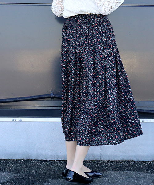 CHARM BERRY TIC(チャームベリーチック)の「リバティシフォンジョーゼットフレアスカート(スカート・レディース・オフホワイト/ブラック/ネイビー・M/L/LL)」の5枚目の写真