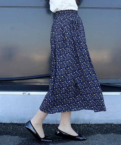 CHARM BERRY TIC(チャームベリーチック)の「リバティシフォンジョーゼットフレアスカート(スカート・レディース・オフホワイト/ブラック/ネイビー・M/L/LL)」の8枚目の写真