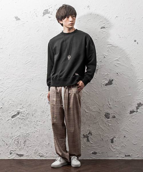 MinoriTY（マイノリティ）の「【BEN DAVIS】ビッグシルエット トレーナー クルースウェット（スウェット・メンズ・ブラック/レッド/オレンジ/ラベンダー/ホワイト系その他/グレー系その他/グリーン系その他・M/L/XL）」の13枚目の写真