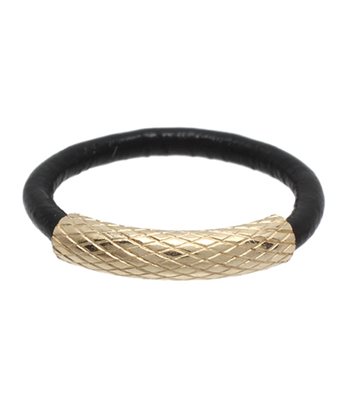 ROSE BUD COUPLES （ローズ バッド カップルズ）の「(BY BOE)LEATHER F-RING WITH GOLD[結婚式＆パーティーにもオススメ]（リング・レディース・ホワイト/ターコイズブルー/ブロンズ/ブラック/シルバー・6/7）」の2枚目の写真