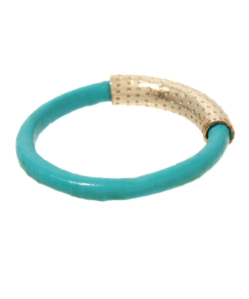 ROSE BUD COUPLES （ローズ バッド カップルズ）の「(BY BOE)LEATHER F-RING WITH GOLD[結婚式＆パーティーにもオススメ]（リング・レディース・ホワイト/ターコイズブルー/ブロンズ/ブラック/シルバー・6/7）」の7枚目の写真