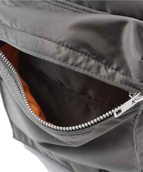 PORTER（ポーター）の「PORTER TANKER DAY PACK <B印 YOSHIDA SELECT>（バックパック/リュック・メンズ・ブラック系その他・ONE SIZE）」の8枚目の写真