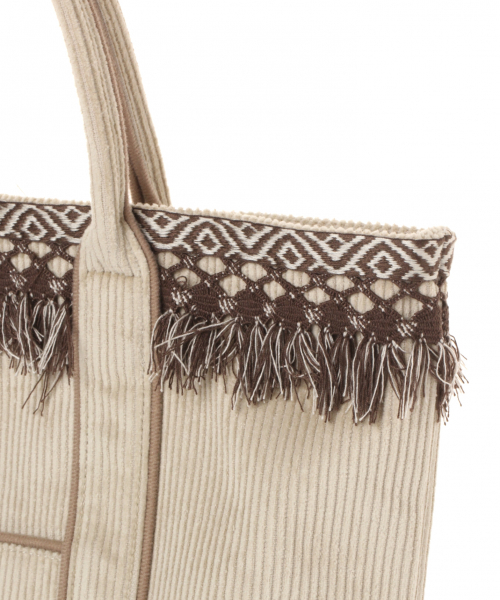 BAYFLOW（ベイフロー）の「フリンジコールロゴトート L（トートバッグ・レディース・ベージュ・FREE）」の4枚目の写真