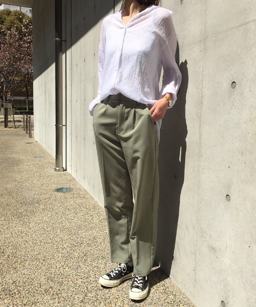 minius（ミニウス）の「ミニウス/SHEERシャツ/レディース  長袖　オーバーサイズ  ドロップショルダー（シャツ/ブラウス・レディース・ベージュ/オフホワイト・MEDIUM）」の2枚目の写真