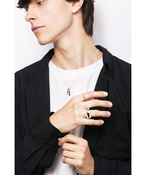 NEW BROWN（ニューブラウン）の「【NEW BROWN】circle feather necklace / サークル フェザー ネックレス　HVYK0160（ネックレス・メンズ・シルバー・FREE）」の2枚目の写真