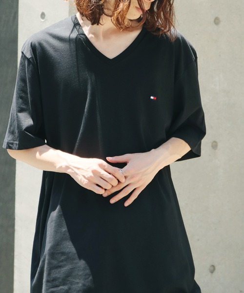 TOMMY HILFIGER(トミーヒルフィガー)の「Tommy Hilfiger/トミーヒルフィガー VネックTシャツ 半袖Tシャツ メンズ 秋物 秋服 2026年秋冬(Tシャツ/カットソー・メンズ・ブラック/ホワイト/ネイビー・M/L/XL/S)」の12枚目の写真