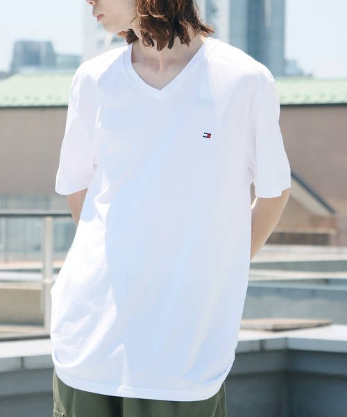 TOMMY HILFIGER(トミーヒルフィガー)の「Tommy Hilfiger/トミーヒルフィガー VネックTシャツ 半袖Tシャツ メンズ 秋物 秋服 2026年秋冬(Tシャツ/カットソー・メンズ・ブラック/ホワイト/ネイビー・M/L/XL/S)」の4枚目の写真
