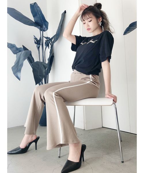 GYDA(ジェイダ)の「フレアカットラインパンツ(その他パンツ・レディース・ブラック/ベージュ・FREE)」の8枚目の写真