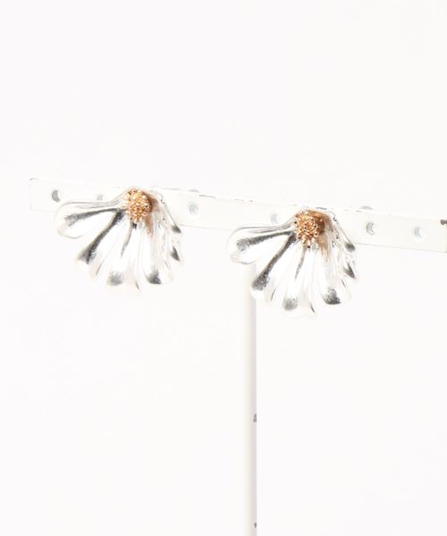 flower(フラワー)の「エイプリルフラワーイヤリング(イヤリング・レディース・シルバー/ゴールド・FREE)」の5枚目の写真