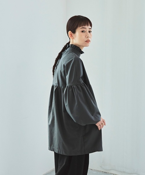 Libra Cue（リブラ キュー）の「Libra フリルカラーボリュームブラウス（シャツ/ブラウス・レディース・ダークグレー/ホワイト・FREE）」の12枚目の写真