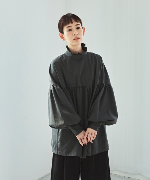 Libra Cue（リブラ キュー）の「Libra フリルカラーボリュームブラウス（シャツ/ブラウス・レディース・ダークグレー/ホワイト・FREE）」の18枚目の写真