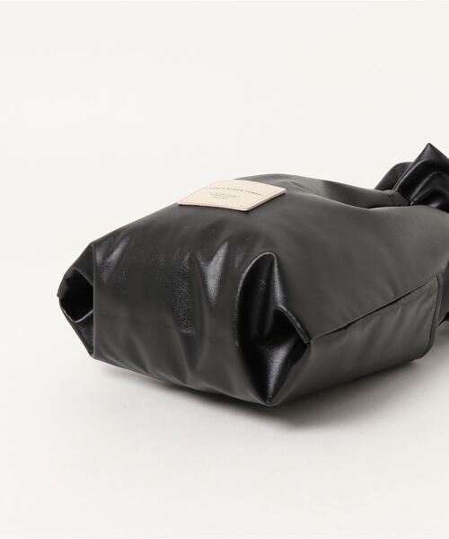 Factor=（ファクターイコール）の「ヴィーガンレザー巾着ショルダーバッグ（ショルダーバッグ・レディース・グリーン/ブラック/アイボリー・FREE）」の6枚目の写真