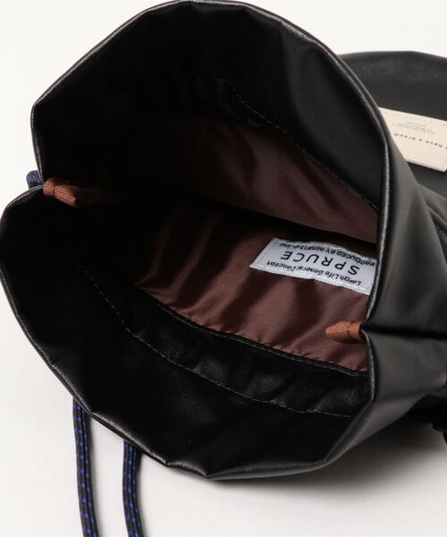 Factor=（ファクターイコール）の「ヴィーガンレザー巾着ショルダーバッグ（ショルダーバッグ・レディース・グリーン/ブラック/アイボリー・FREE）」の7枚目の写真