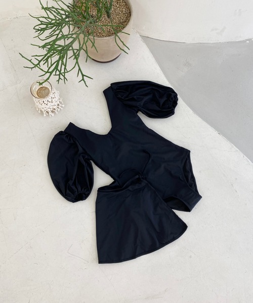 by muni:r(バイ ムニール)の「ラグジュアリームードVネックパフワンピース水着(水着・レディース・ブラック/グリーン・FREE)」の12枚目の写真