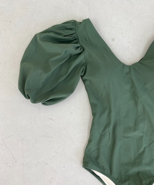 by muni:r(バイ ムニール)の「ラグジュアリームードVネックパフワンピース水着(水着・レディース・ブラック/グリーン・FREE)」の15枚目の写真