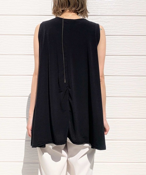 Q（キュー）の「フレアノースリトップス（Tシャツ/カットソー・レディース・ブラック/ベージュ・MEDIUM）」の5枚目の写真