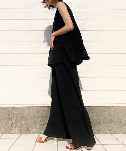 Q（キュー）の「フレアノースリトップス（Tシャツ/カットソー・レディース・ブラック/ベージュ・MEDIUM）」の6枚目の写真