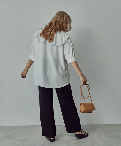 toucher du brise（トゥシェドブリーズ）の「軽やか綺麗見え　5分袖フリルカラーブラウス　WEARIST【さくら】コラボ別注カラー（シャツ/ブラウス・レディース・ホワイト/ブラック/ベージュ・M）」の8枚目の写真