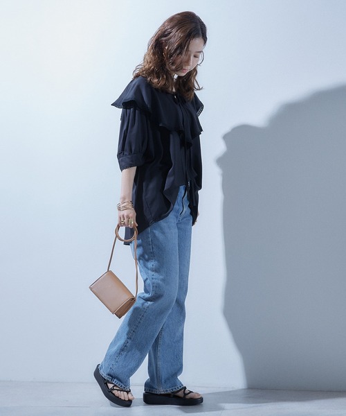 toucher du brise（トゥシェドブリーズ）の「軽やか綺麗見え　5分袖フリルカラーブラウス　WEARIST【さくら】コラボ別注カラー（シャツ/ブラウス・レディース・ホワイト/ブラック/ベージュ・M）」の16枚目の写真