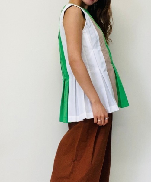 TEVALT（ヴァレット）の「配色タックノースリブラウス（シャツ/ブラウス・レディース・グリーン系/ベージュ/レッド・38）」の20枚目の写真