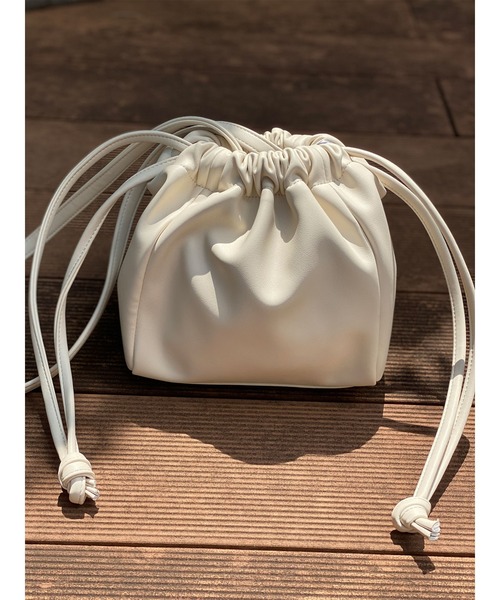 DURAS（デュラス）の「フェイクレザー巾着バッグ（ショルダーバッグ・レディース・ブラック/アイボリー/ゼブラ・FREE）」の6枚目の写真