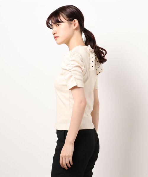 LODISPOTTO（ロディスポット）の「バックリュバンパワショルハイネックカットソー（Tシャツ/カットソー・レディース・ベージュ/ホワイト/ブラック・MEDIUM）」の4枚目の写真