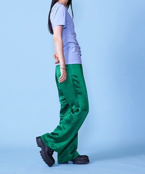 lautreamont BLEUBLANC（ロートレアモンブルーブラン）の「ルーズサテンパンツ（その他パンツ・レディース・ベージュ/ブラウン/グリーン・9号/11号/7号）」の9枚目の写真