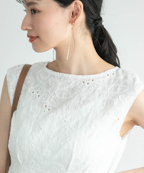 Edit Sheen（エディットシーン）の「ポイントクリスタルラインピアス（ピアス（両耳用）・レディース・オリーブ/ライトベージュ・FREE）」の10枚目の写真