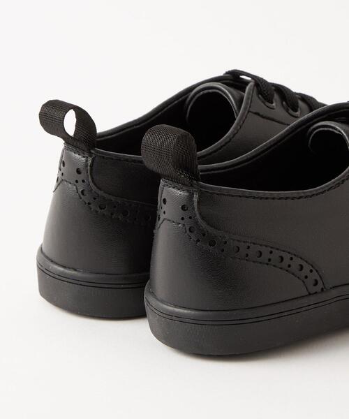 green label relaxing（グリーンレーベルリラクシング）の「GLR ウィングチップスニーカー 16.5-23cm（ドレスシューズ・キッズ・ブラック・21cm/17cm/22cm/18cm/20cm/19cm/23cm）」の2枚目の写真