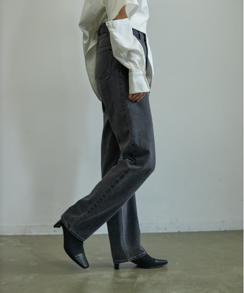 VACANCY（ヴァカンシー）の「Straight denim（デニムパンツ・レディース・ブラック/ブルー・SMALL/MEDIUM/MEDIUM/TALL）」の14枚目の写真