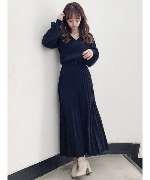 dazzlin（ダズリン）の「プリーツカシュクールロンスリワンピース（ワンピース・レディース・ブラック/ベージュ/パープル/ブラウン/グレー/ダークパープル・FREE）」の21枚目の写真