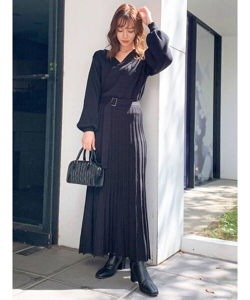 dazzlin（ダズリン）の「プリーツカシュクールロンスリワンピース（ワンピース・レディース・ブラック/ベージュ/パープル/ブラウン/グレー/ダークパープル・FREE）」の15枚目の写真