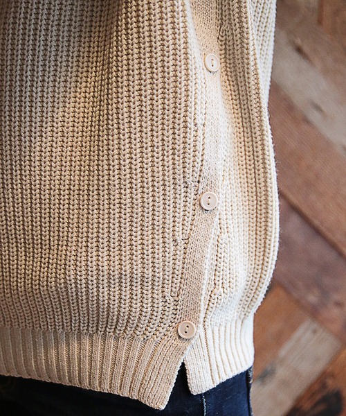 RATTLE TRAP(ラトルトラップ)の「スリット入りプルオーバーニット(ニット/セーター・メンズ・ブラック/レッド/ライトベージュ・LL/M/L)」の13枚目の写真