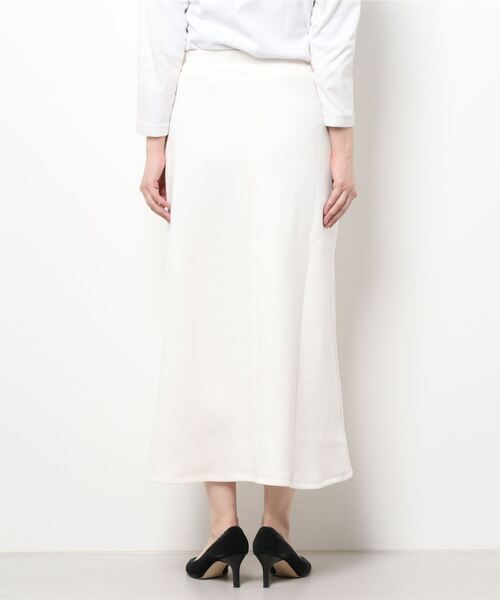 Samansa Mos2 blue（サマンサモスモスブルー）の「ダンボールニットセミフレアスカート（スカート・レディース・ベージュ/チャコール/キナリ・ﾌﾘ-）」の5枚目の写真