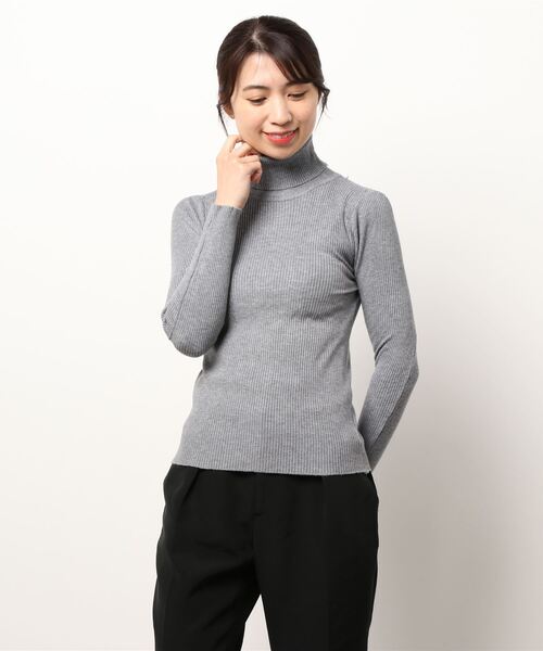 Jasmine Grandiflorum（ジャスミングランディフローラム）の「【Jasmine】何にでも合わせられて使いやすいタートルネックニット（ニット/セーター・レディース・ホワイト/ブラック/ベージュ/パープル/グレー/オフホワイト/ピンク/イエロー/グリーン/ワイン・FREE）」の19枚目の写真