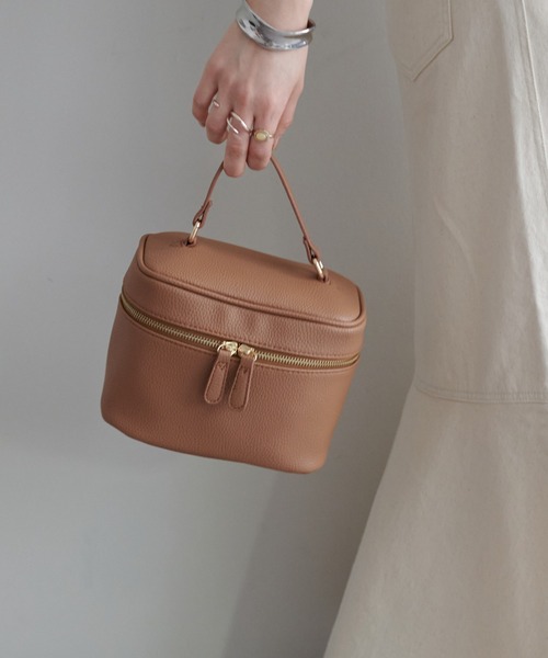DISCOAT(ディスコート)の「バニティバッグ(ショルダーバッグ・レディース・ベージュ/ブラック/キャメル・FREE)」の8枚目の写真