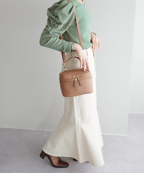 DISCOAT(ディスコート)の「バニティバッグ(ショルダーバッグ・レディース・ベージュ/ブラック/キャメル・FREE)」の5枚目の写真