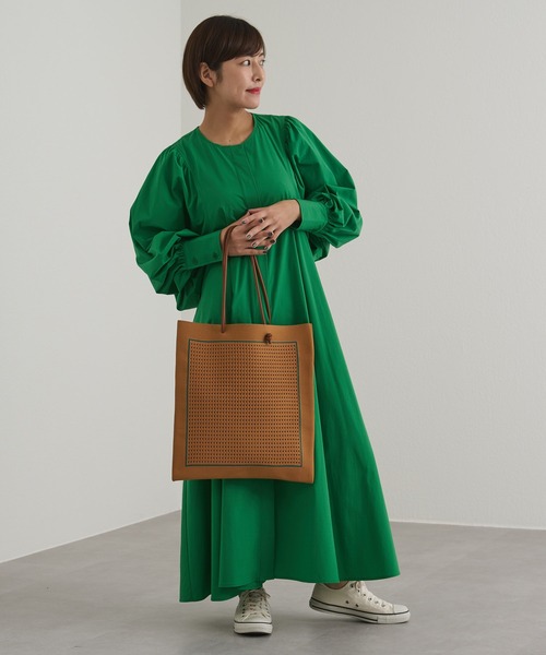 ear PAPILLONNER(イアパピヨネ)の「ぺったんメッシュトートバッグ(トートバッグ・レディース・ブラック/キャメル・FREE)」の18枚目の写真