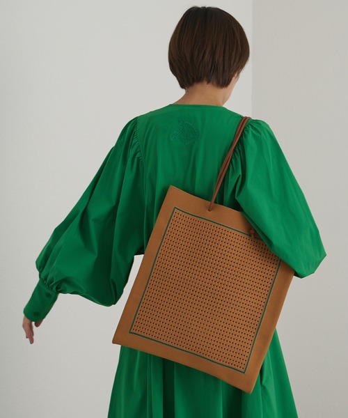 ear PAPILLONNER(イアパピヨネ)の「ぺったんメッシュトートバッグ(トートバッグ・レディース・ブラック/キャメル・FREE)」の21枚目の写真