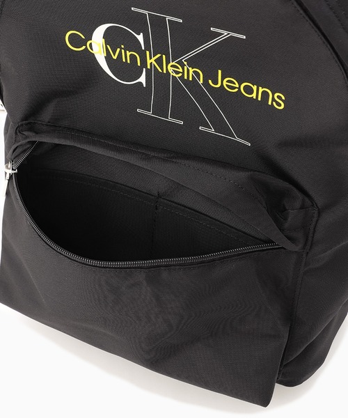 Calvin Klein(カルバン・クライン)の「ロゴ キャンパス バックパック(バックパック/リュック・メンズ・オフホワイト/ブラック・FREE)」の9枚目の写真