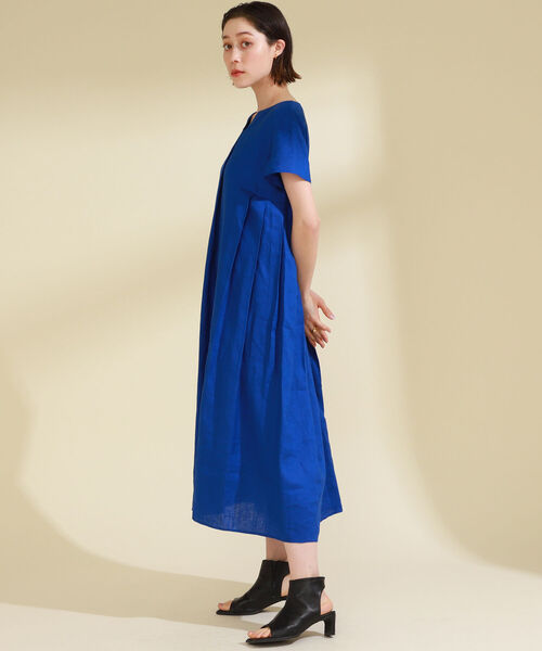 美品 レイビームス リネン バックタック キーネック ワンピース 麻100% 黒 近年 美品 レイビームス バックタックキーネック ワンピース