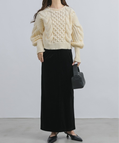 NEUNA（ヌナ）の「【大きな編地がこなれ感のあるニット。】クロップド丈/ショート丈ケーブルニット（ニット/セーター・レディース・オレンジ/ブラウン/ホワイト・FREE）」の7枚目の写真