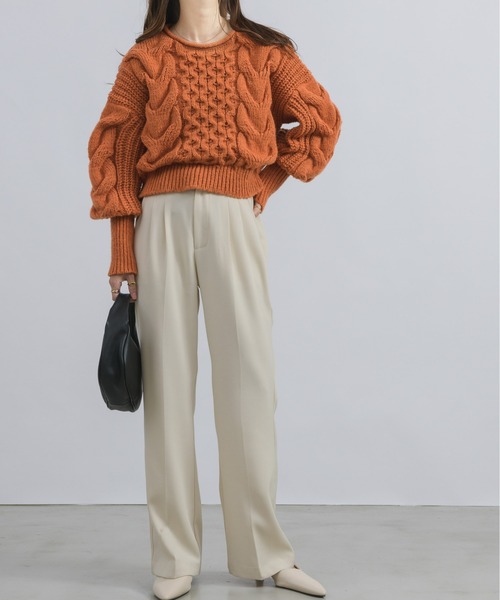 NEUNA（ヌナ）の「【大きな編地がこなれ感のあるニット。】クロップド丈/ショート丈ケーブルニット（ニット/セーター・レディース・オレンジ/ブラウン/ホワイト・FREE）」の21枚目の写真